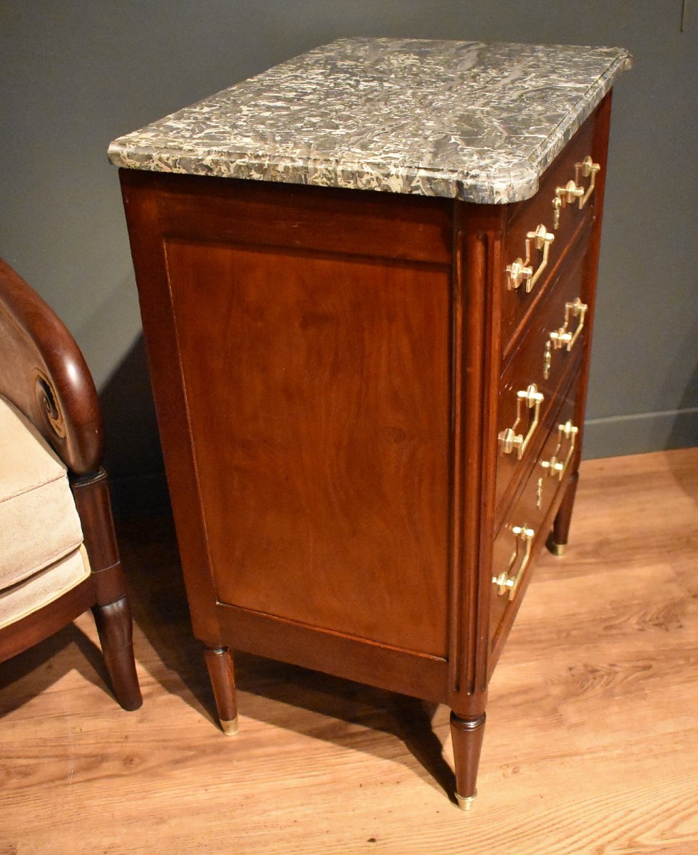 Petite commode Louis XVI en acajou avec estampille-photo-5