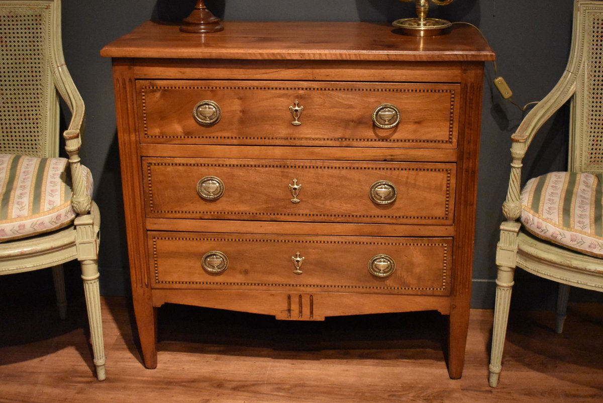 Petite commode en noyer-photo-2