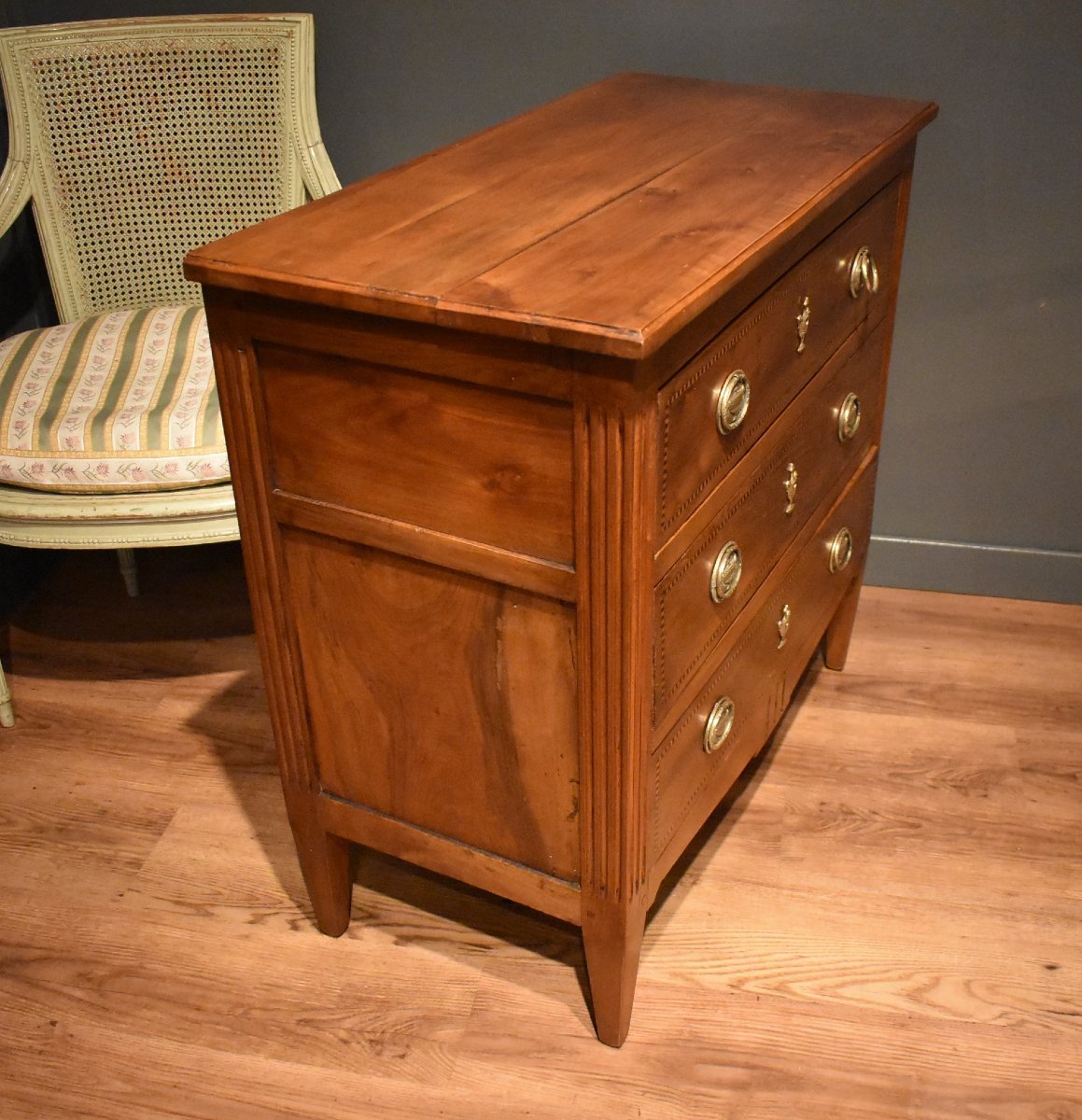 Petite commode en noyer-photo-4