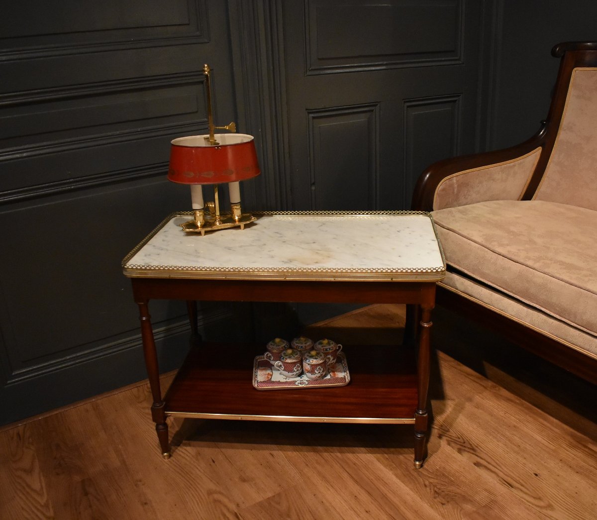 Table basse de style Louis XVI