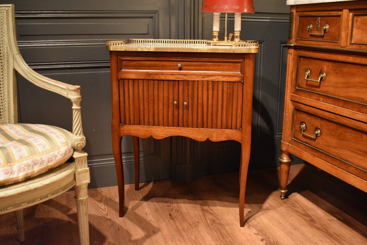Louis XV-style Mahogany Nightstand-photo-2