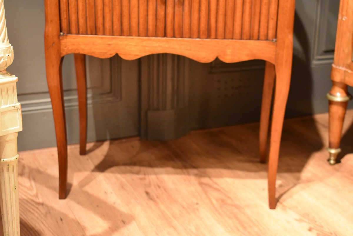 Louis XV-style Mahogany Nightstand-photo-4