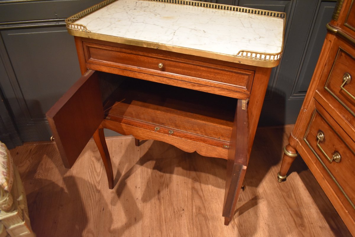 Louis XV-style Mahogany Nightstand-photo-4