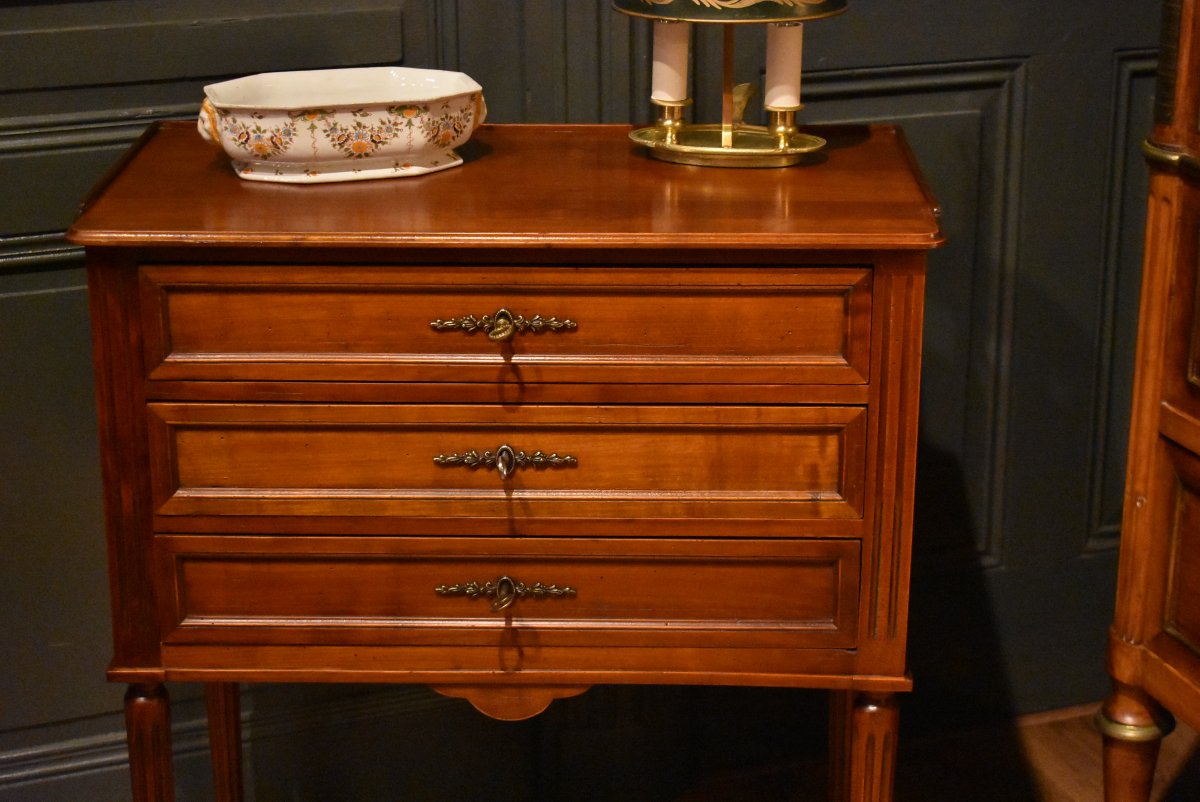 Small Cherry Wood Dresser-photo-3