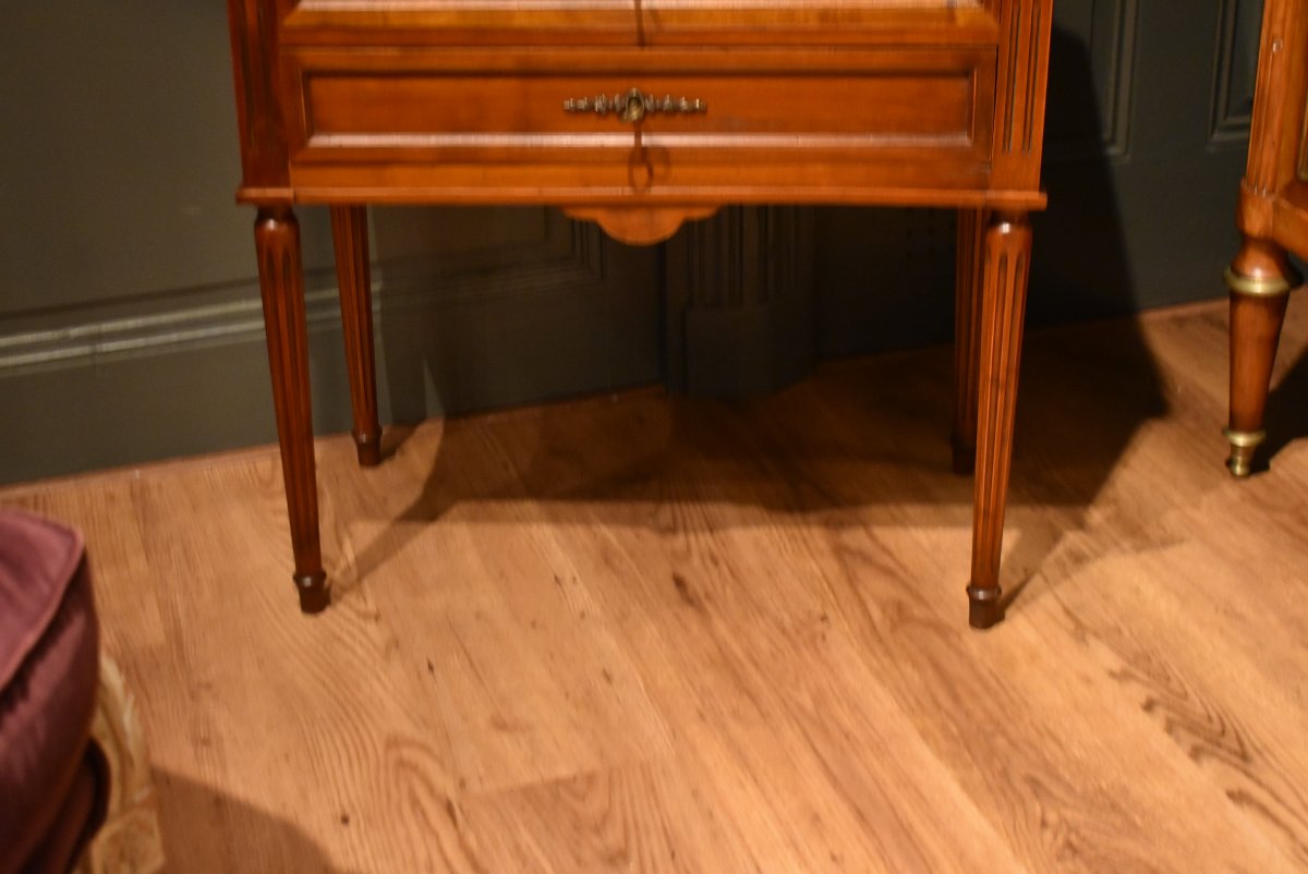 Small Cherry Wood Dresser-photo-4