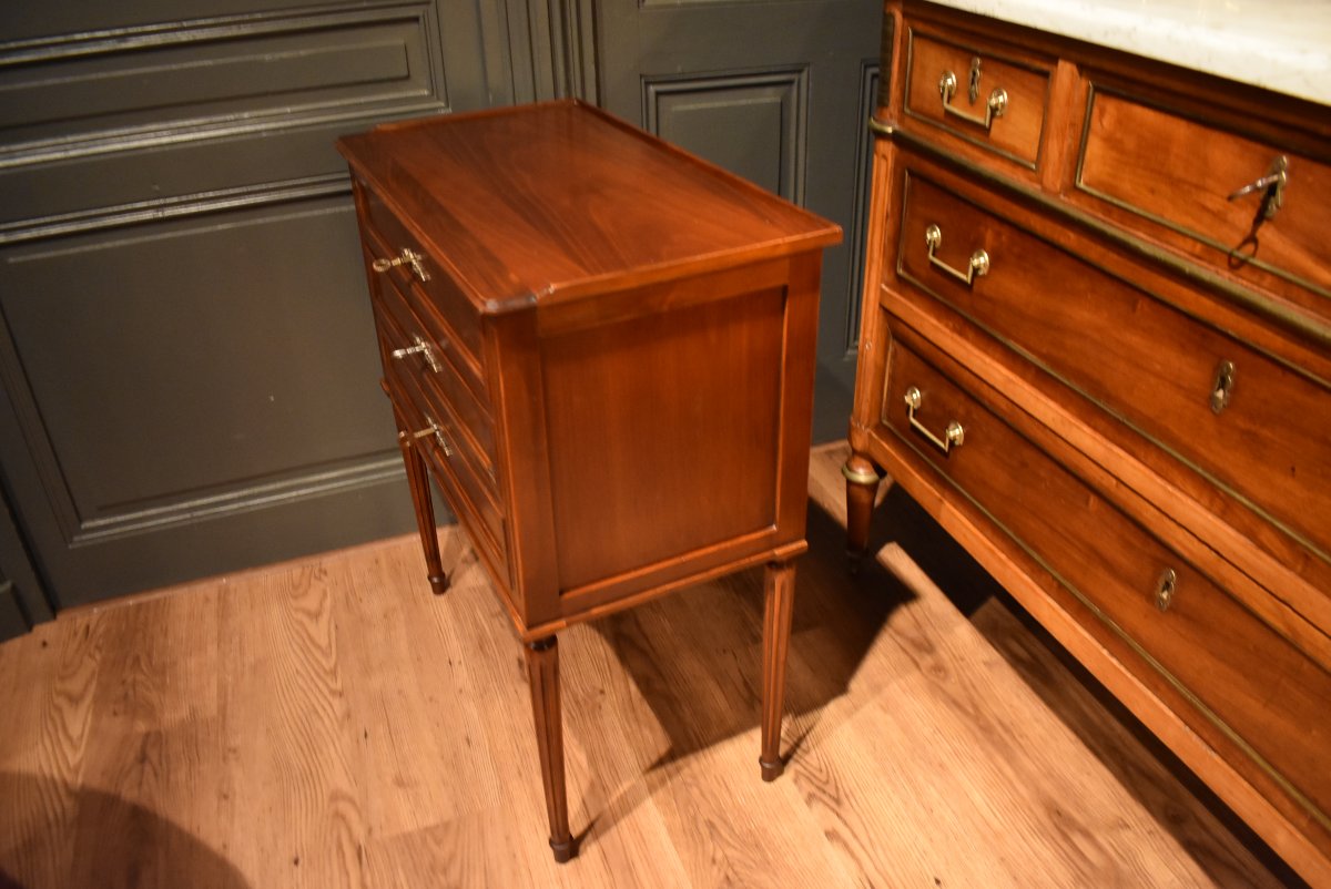 Small Cherry Wood Dresser-photo-5