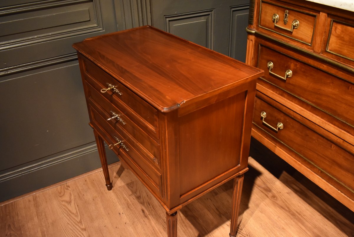 Small Cherry Wood Dresser-photo-6