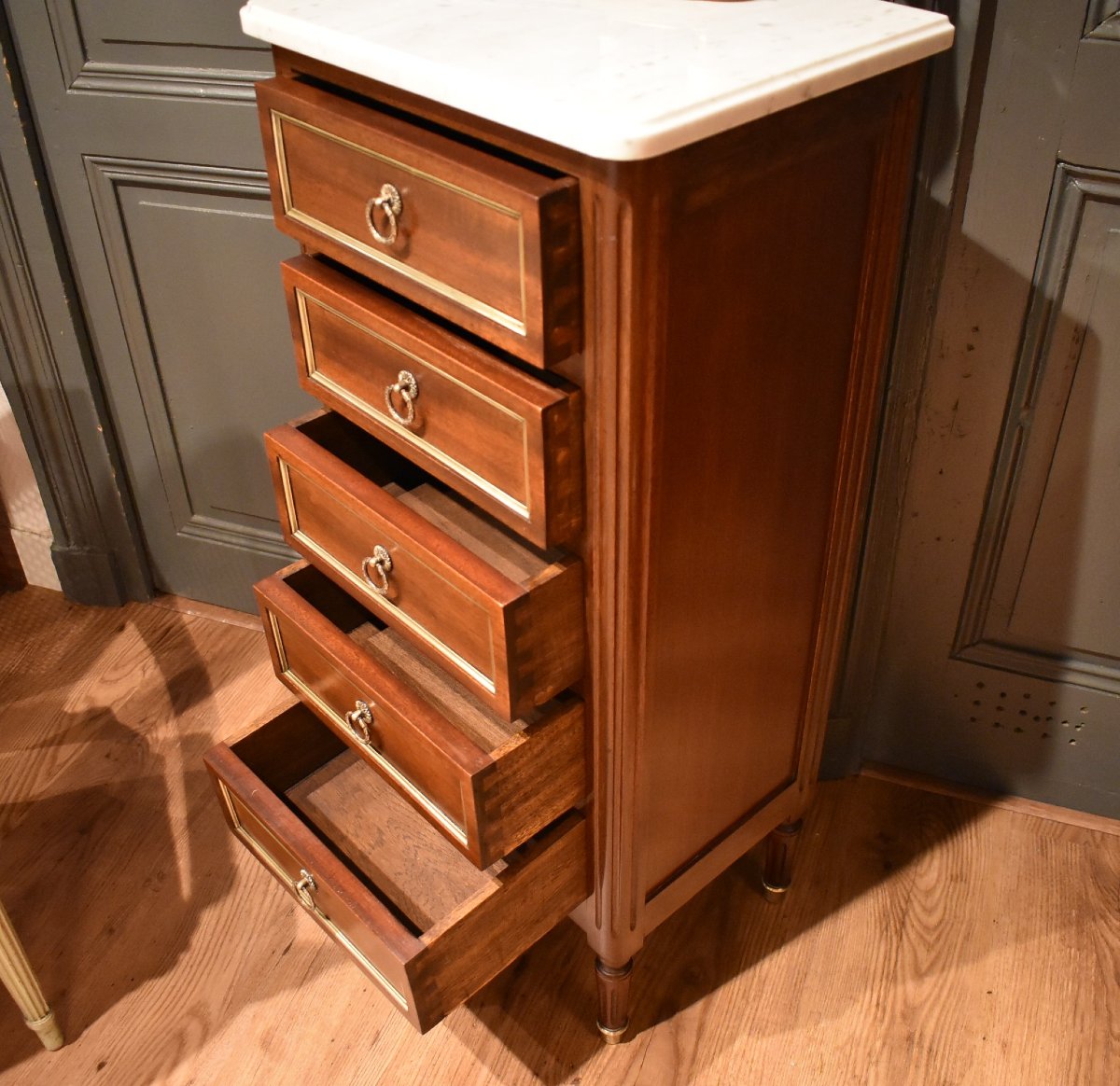 Petit meuble de style Louis XVI-photo-1