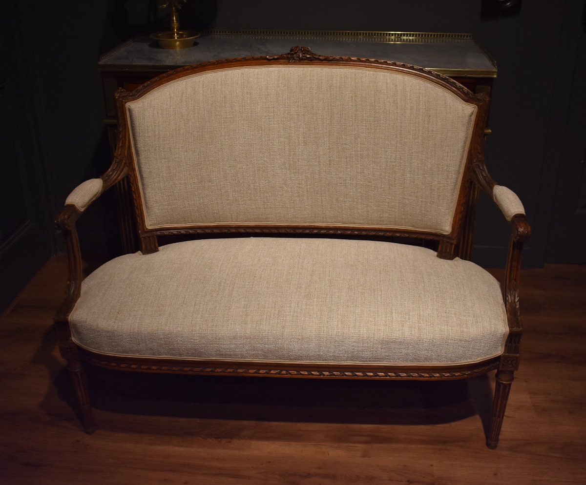Petit canapé de style Louis XVI