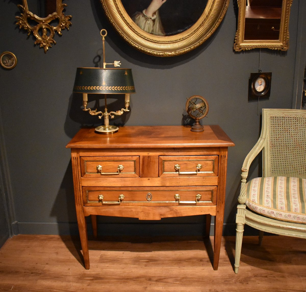 Small Louis XVI-style Chest Of Drawers With A Hopping Top
