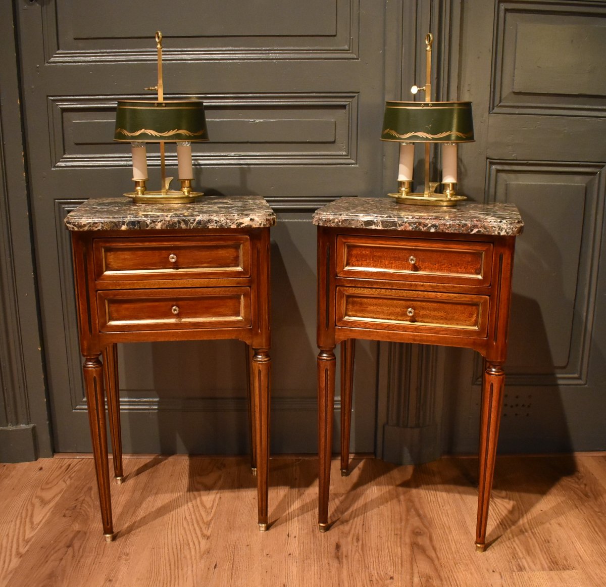 Paire de chevets de style Louis XVI