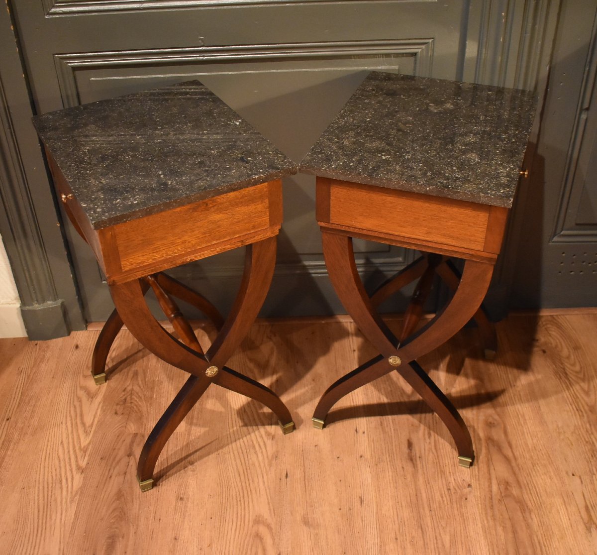 Pair Of Mahogany Nightstands-photo-6
