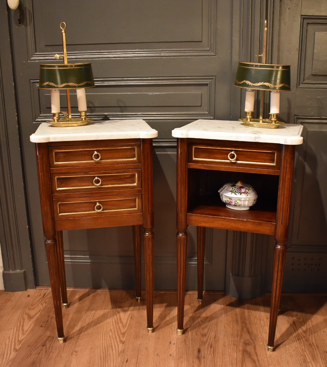 Paire de chevets de style Louis XVI