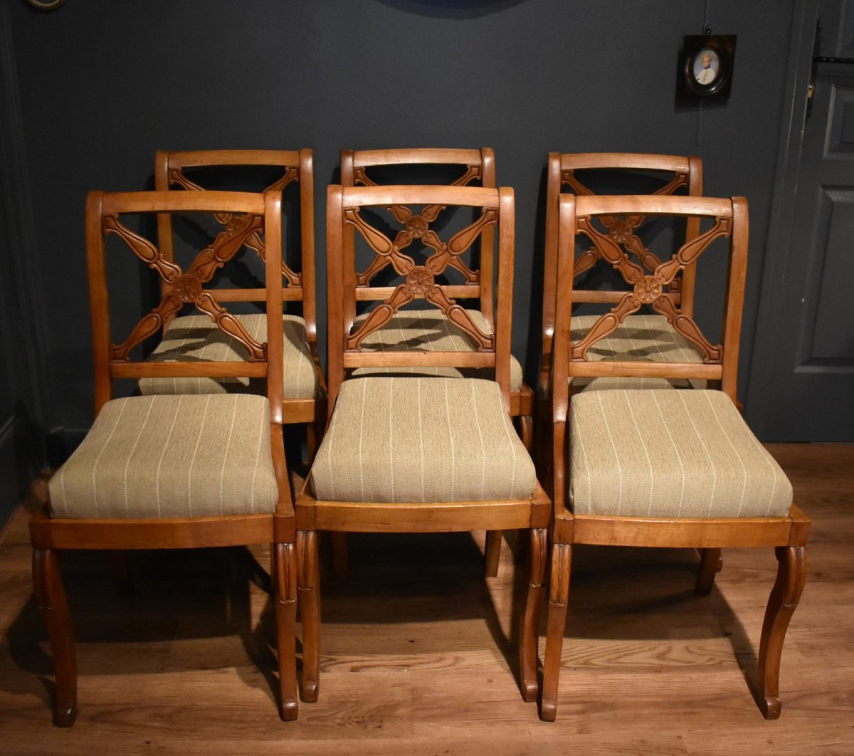Suite de six chaises de style Restauration