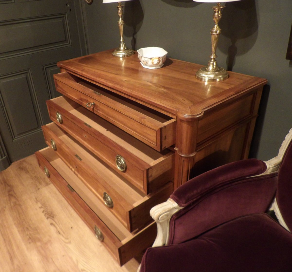 Commode  de style Louis XVI en noyer-photo-4