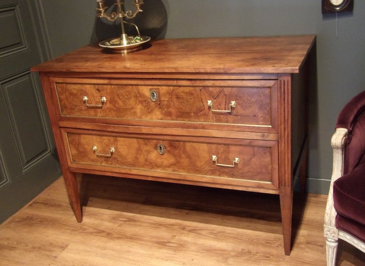 Commode sauteuse en noyer-photo-1