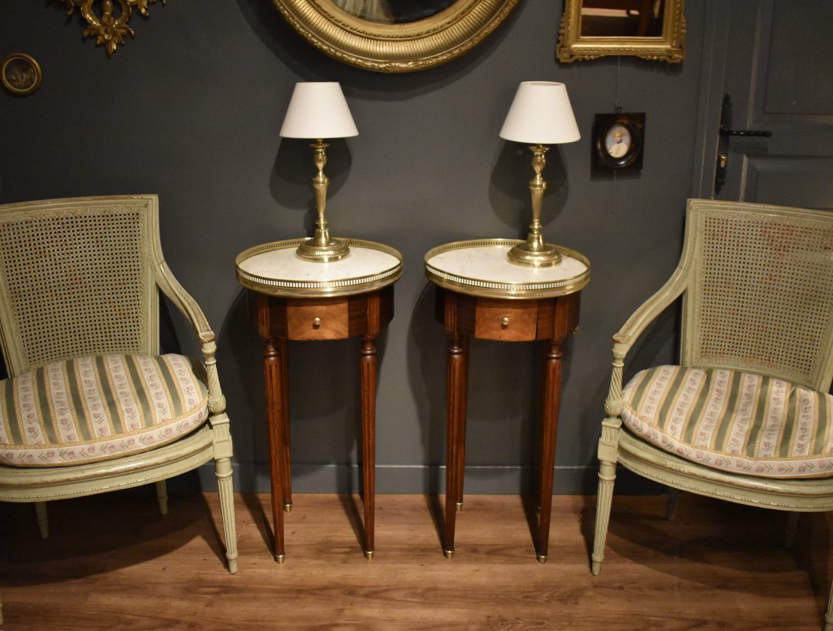 Paire de tables bouillotte de style Louis XVI