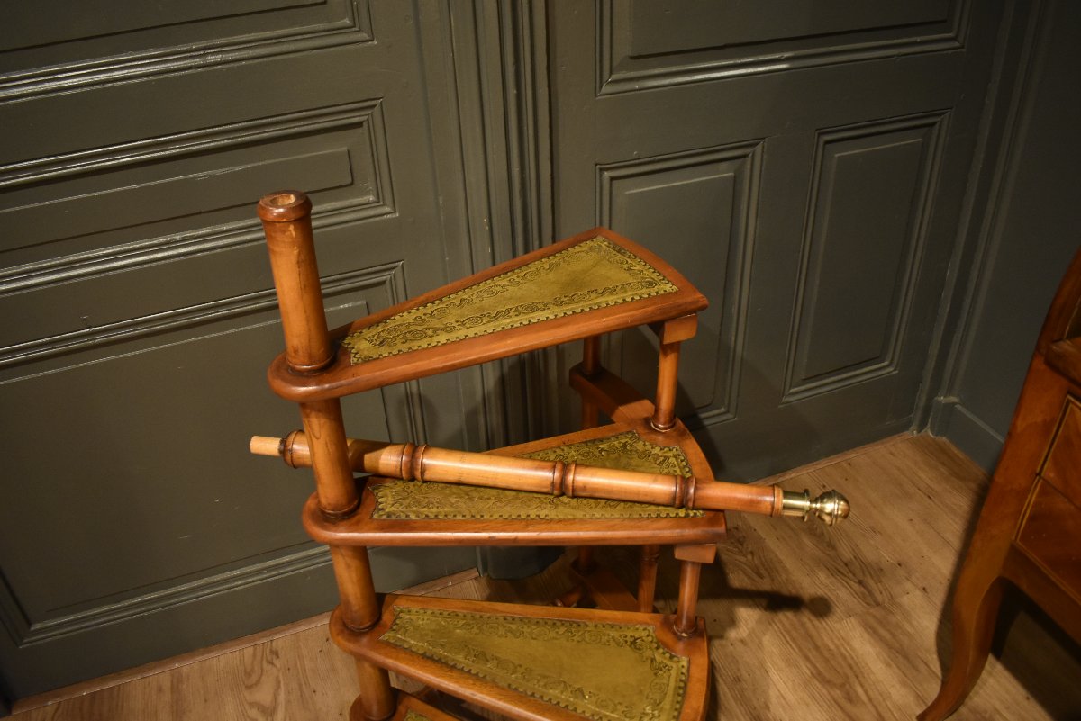 Large Library Step Stool-photo-2