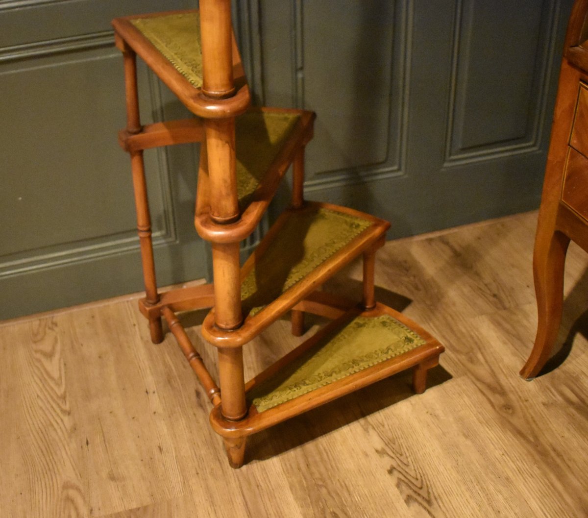 Large Library Step Stool-photo-8