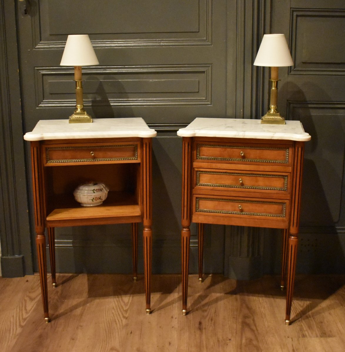 Paire de chevets de style Louis XVI