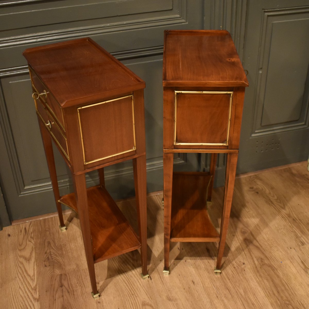 Two Louis XVI-style Nightstands-photo-6