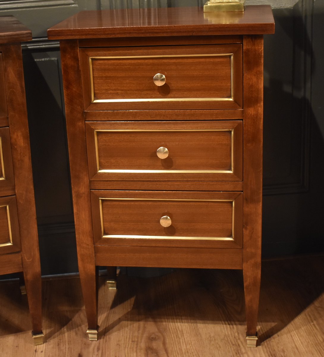 Pair Of Mahogany Nightstands-photo-3