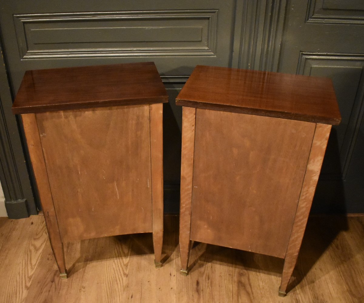Pair Of Mahogany Nightstands-photo-6