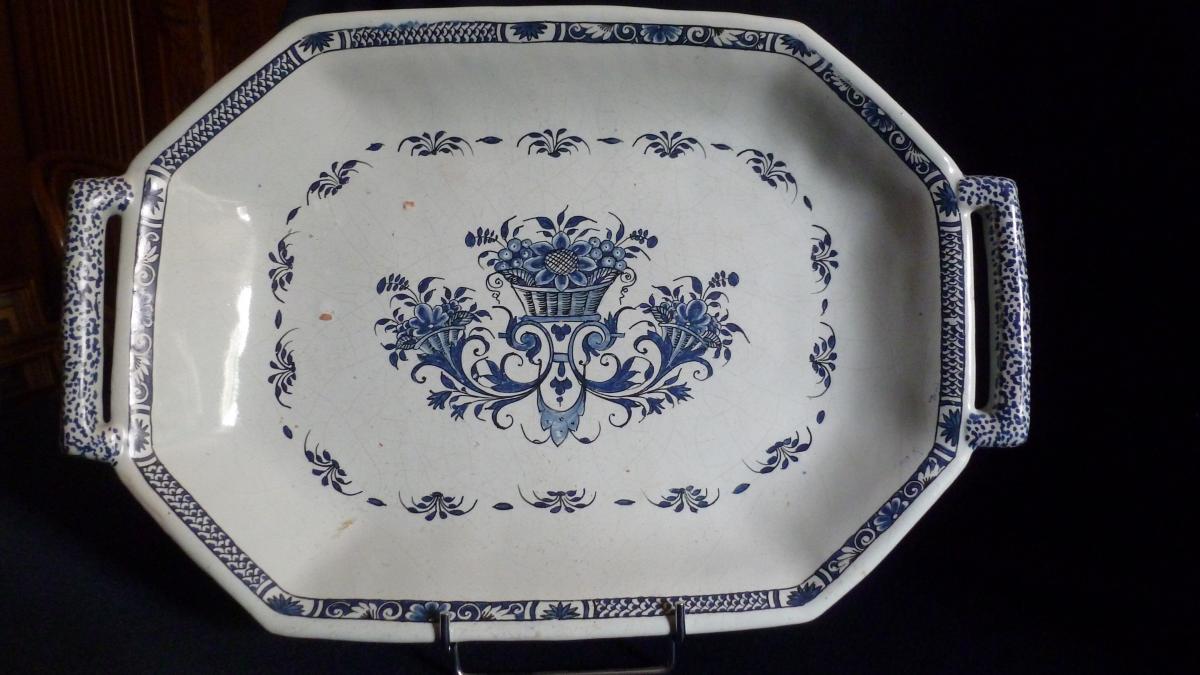 Plat En Faience 