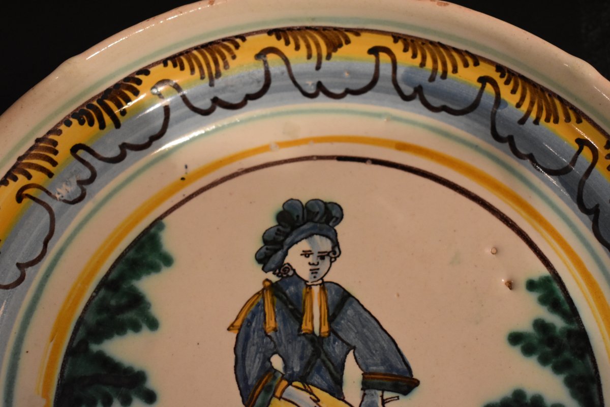 Plate Decorated With A Drum Player-photo-3