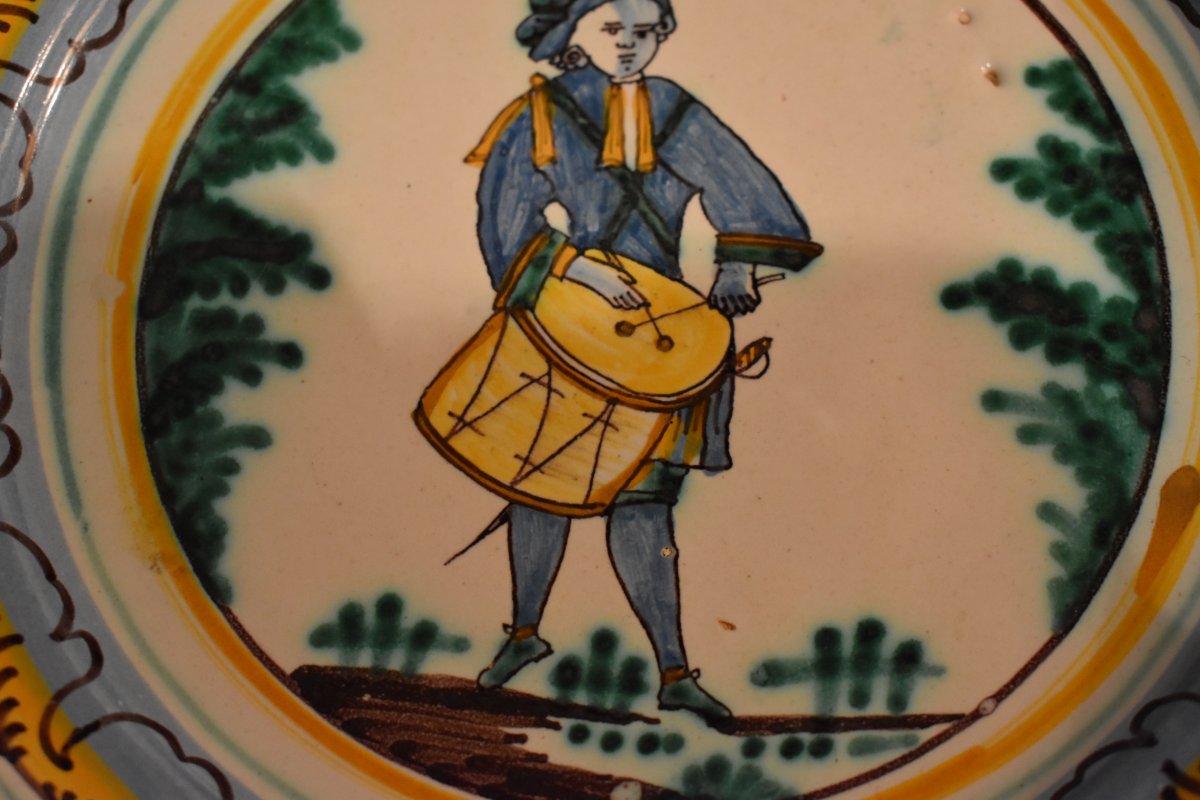 Plate Decorated With A Drum Player-photo-4