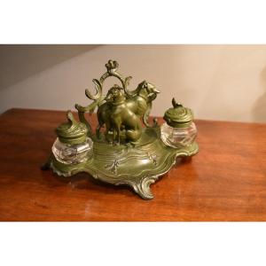 Inkwell In Regulates Green Patina