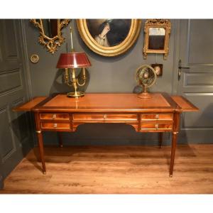 Bureau plat de style Louis XVI