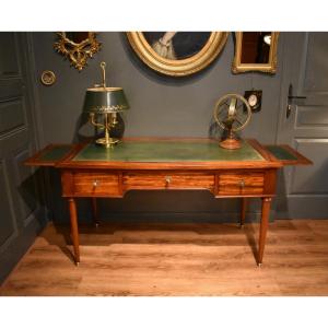 Bureau plat de style Louis XVI