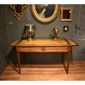 Bureau plat de style Louis XVI