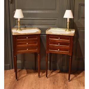 Paire de chevets de style Louis XVI