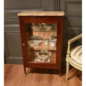Petite vitrine de style Louis XVI
