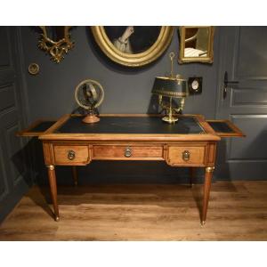Flat-topped Louis XVI-style Desk