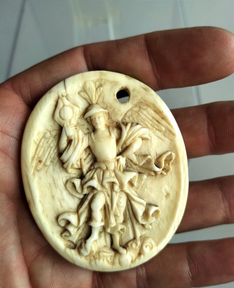 Médaillon pendentif double face Ivoire Baroque XVII ème siècle -photo-3