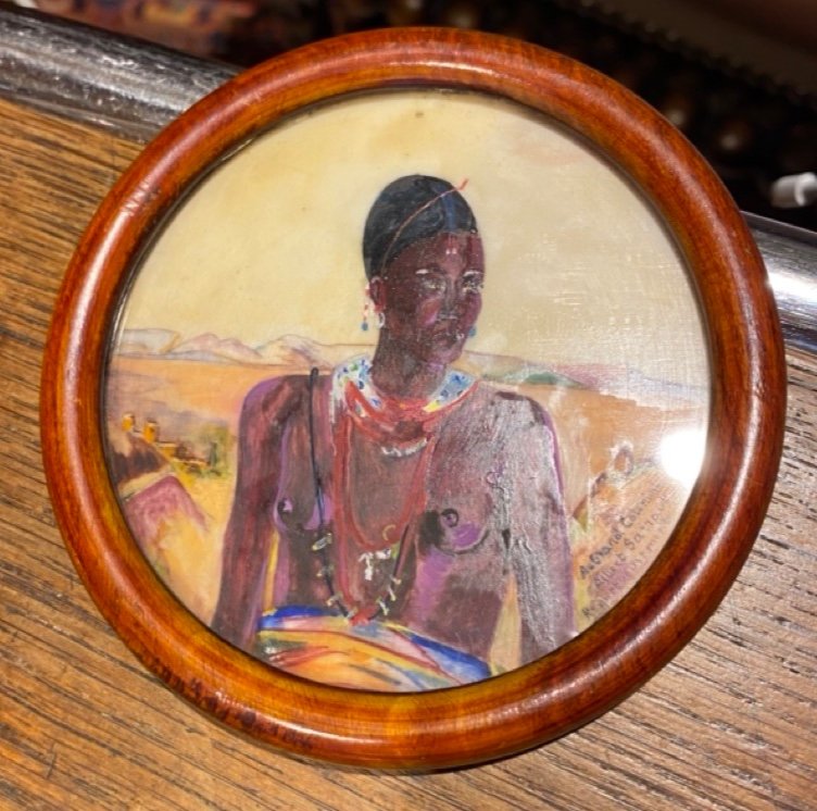 Miniature en ivoire représentant une femme africaine parée de colliers par L. Lamy-photo-2
