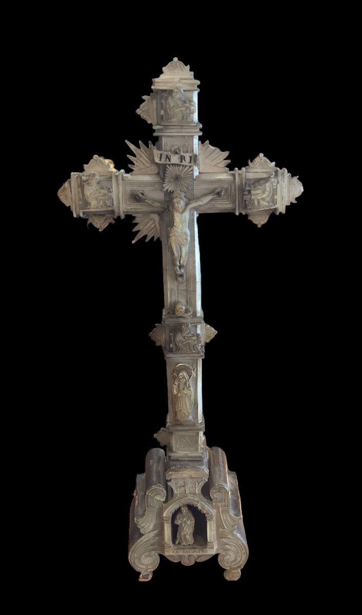 Olive Wood And Mother Of Pearl Altar Crucifix, 18th Century