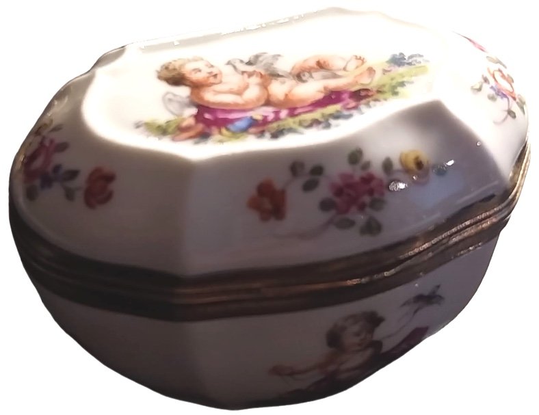 Meissen Porcelain Box, 19th Century.