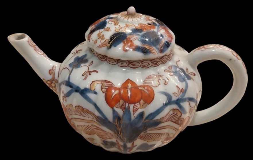 Imari Porcelain Teapot, 18th Century