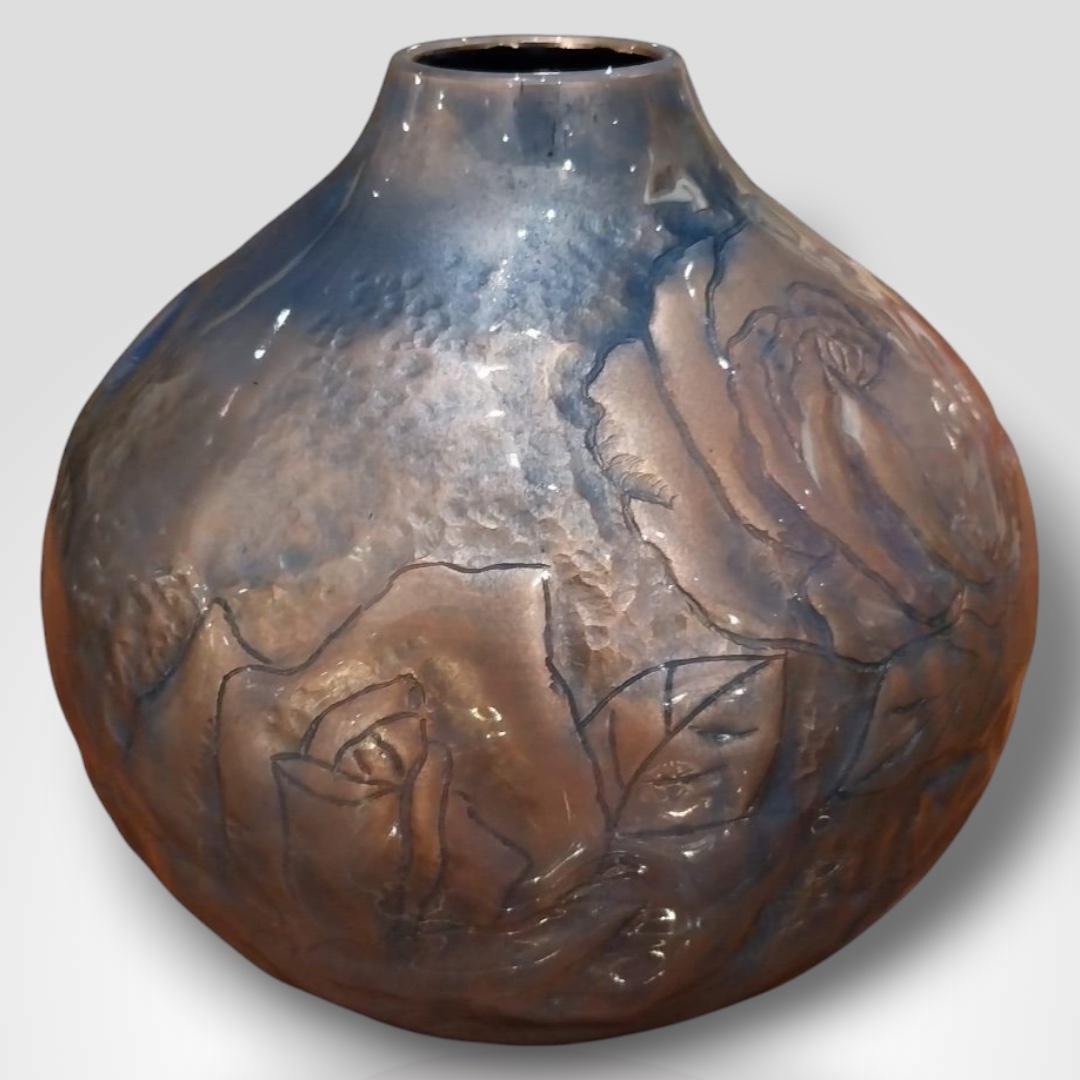 Vase En Porcelaine De Limoges Irisé, XXe