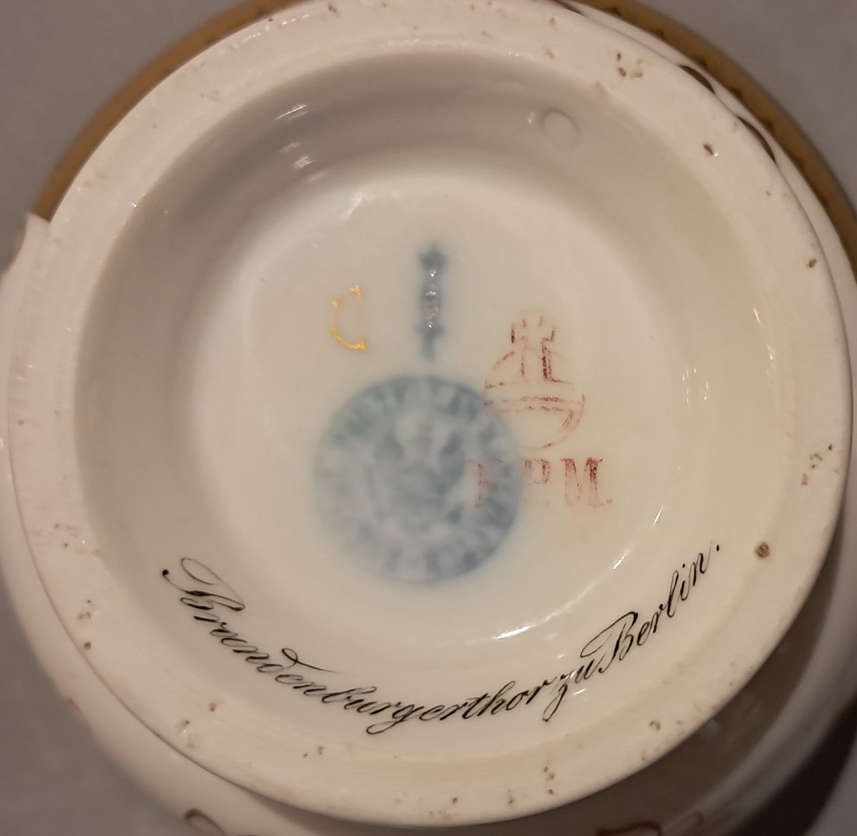 Tasse et sous-tasse en porcelaine de Berlin KPM, XIXe-photo-5