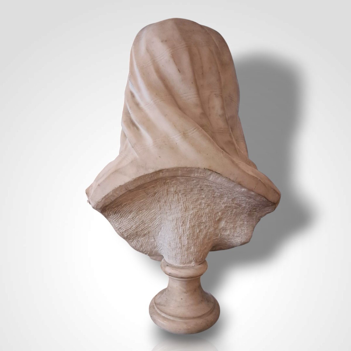 Buste de jeune femme en marbre, début XIXe-photo-2