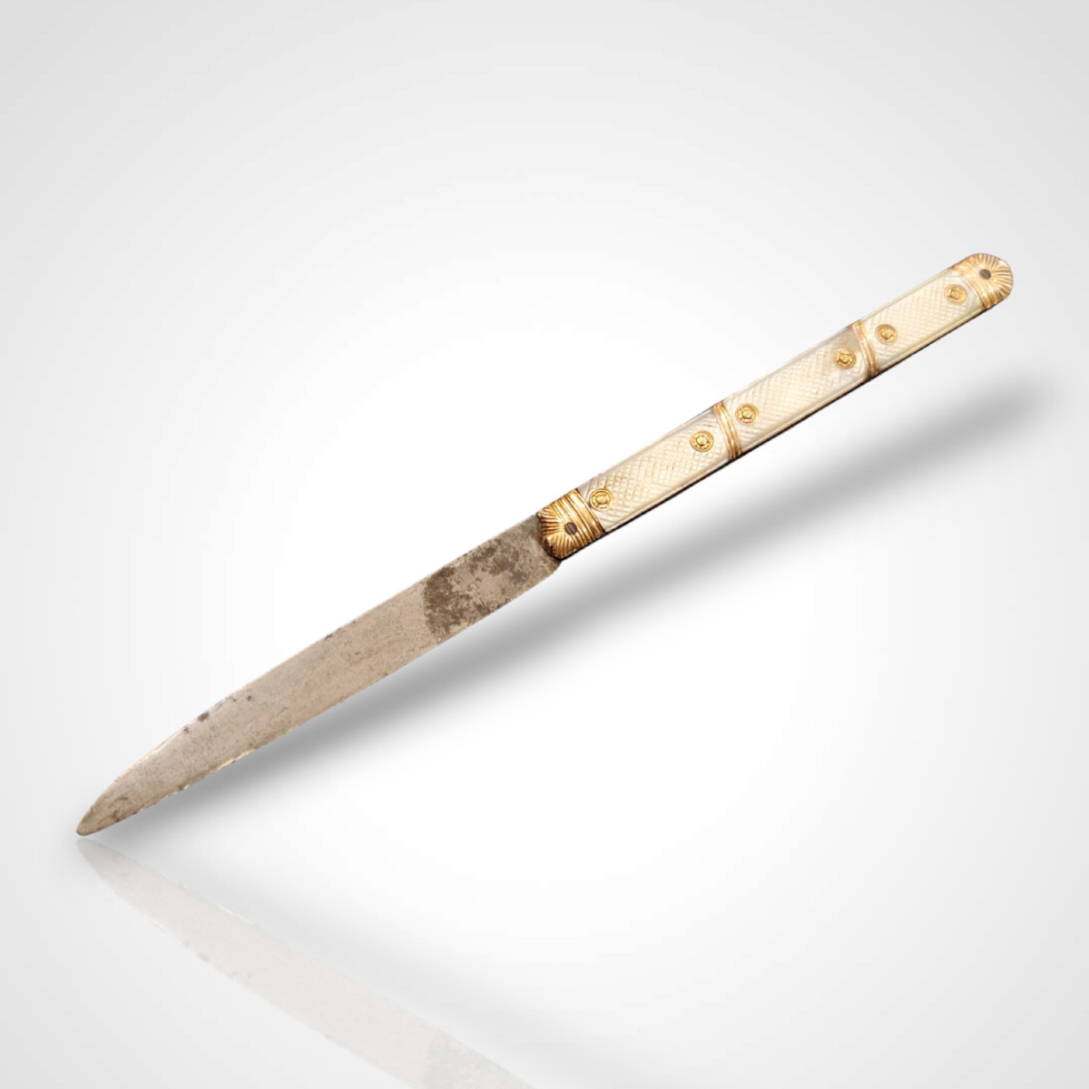 Couteau pliant en or et nacre, fin XVIIIe-photo-2