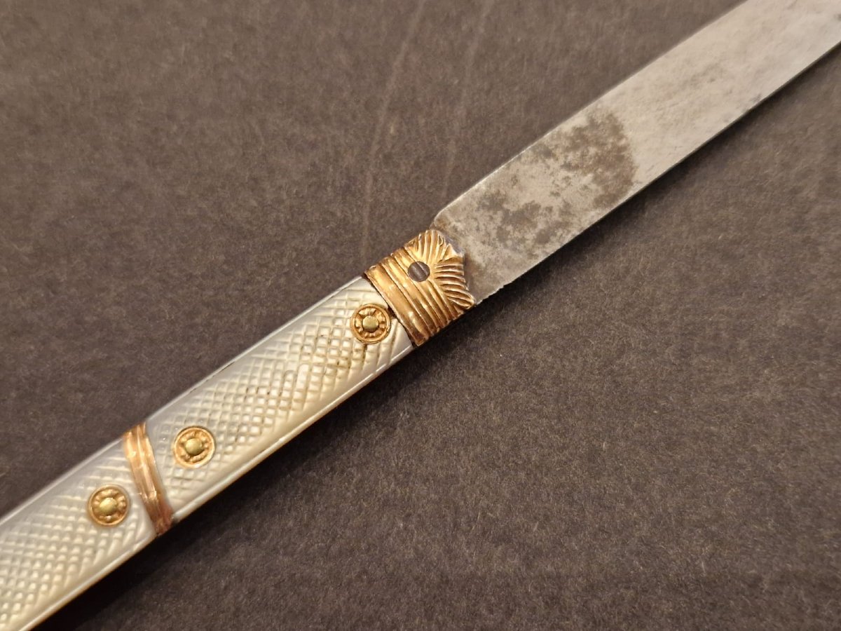 Couteau pliant en or et nacre, fin XVIIIe-photo-2