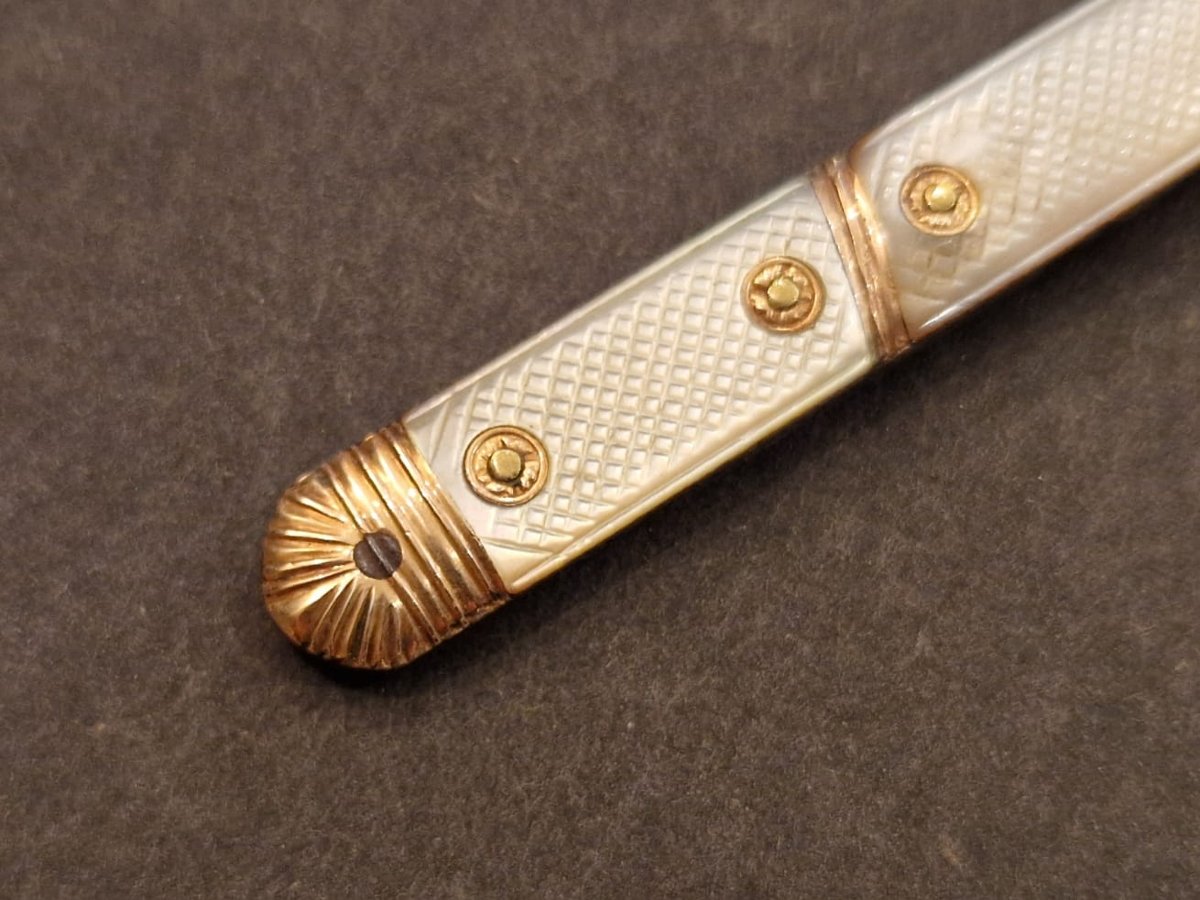 Couteau pliant en or et nacre, fin XVIIIe-photo-3