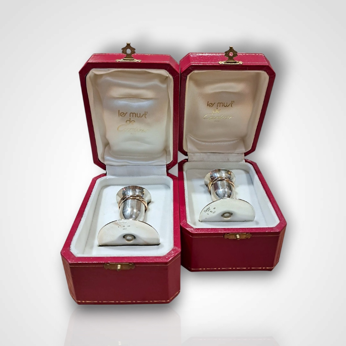 Cartier, paire de bougeoirs en argent modèle Trinity, XXe-photo-2