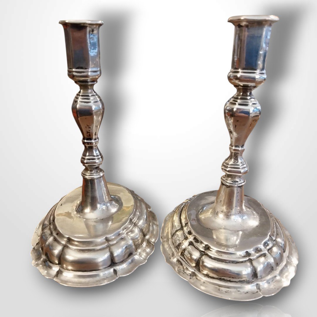 Paire de flambeaux en argent massif, d'époque XVIIe.-photo-3